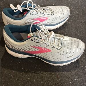 Brooks Ghost 13 running shoes size 9
